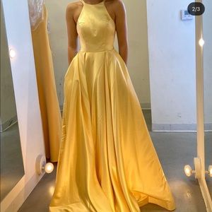 Size 00 alyce Paris gown